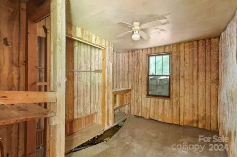 Bedroom - 809 Long Branch Rd, Lansing, NC 28643 photo 2 of 2