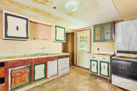 Kitchen - 809 Long Branch Rd, Lansing, NC 28643 photo 2 of 2