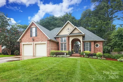 7003 Waggoners Glen Ln, Charlotte, NC 28226