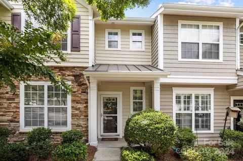 1008 Tabard Ln, Matthews, NC 28104