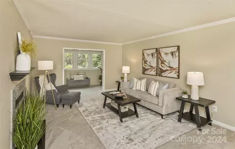 603 Abbey Cir, Asheville, NC 28805