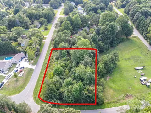 1 Regency 1 Rd #1, Mooresville, NC 28117