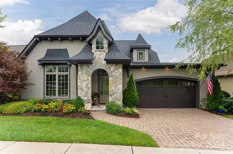 83 Chantilly Dr, Asheville, NC 28804