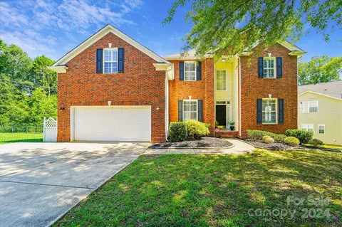 11940 Southcrest Ln, Pineville, NC 28134