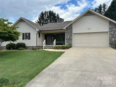 45 Purcell Dr, Lake Junaluska, NC 28745
