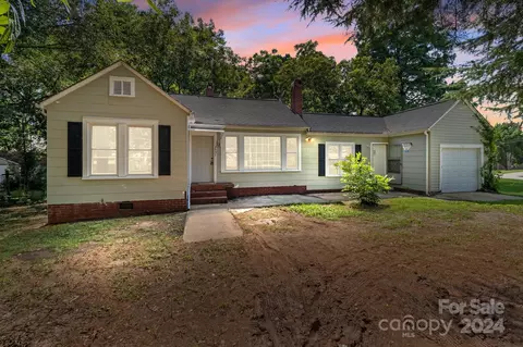 2037 Woodleaf Rd, Salisbury, NC 28147