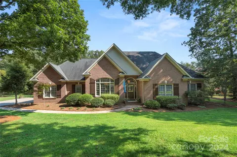 8615 Wingard Rd, Waxhaw, NC 28173