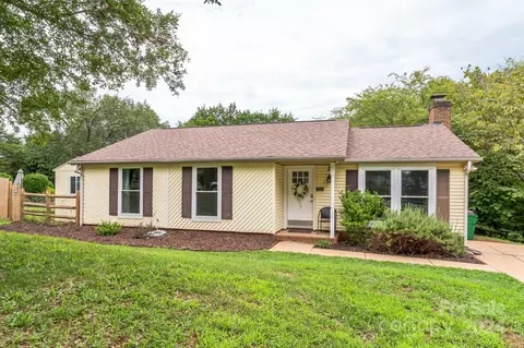 11400 Misty Valley Ct, Charlotte, NC 28226