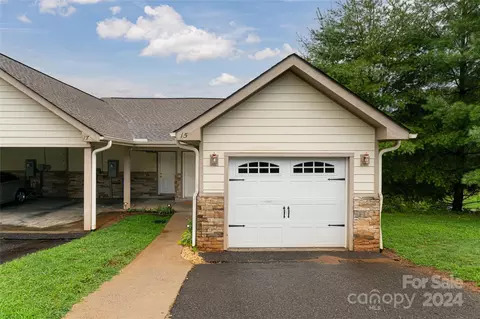 15 Rotunda Cir, Asheville, NC 28806