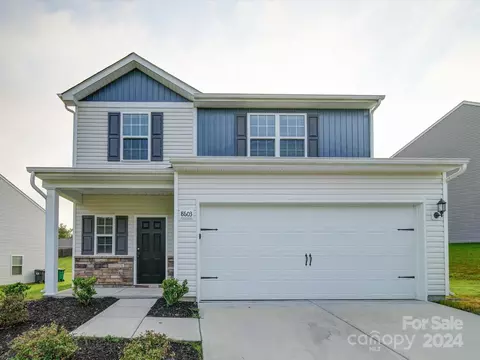 8603 Highgate Dr, Charlotte, NC 28215