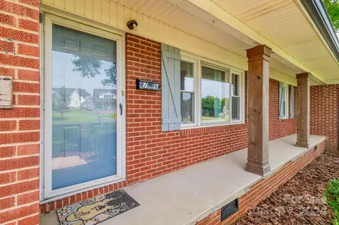 76 Riverside Dr, Cramerton, NC 28032 photo 2