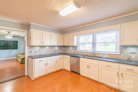 76 Riverside Dr, Cramerton, NC 28032 photo 10