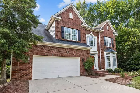 517 Chadmore South Dr, Charlotte, NC 28270
