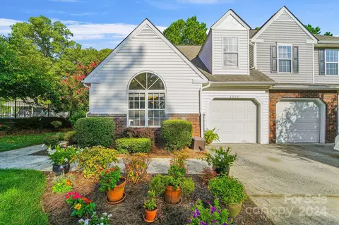 8260 Southgate Commons Dr, Charlotte, NC 28277