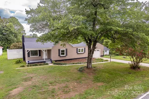 505 Yadkin College Rd, Lexington, NC 27295
