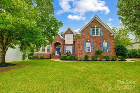 7907 Avanti Dr, Waxhaw, NC 28173