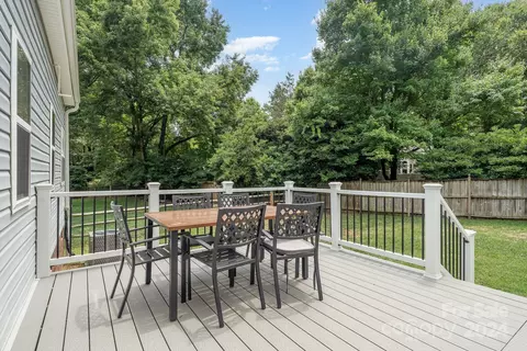 Exterior - 2806 Winghaven Ln, Charlotte, NC 28210 photo 1 of 4