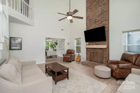 Living - 2806 Winghaven Ln, Charlotte, NC 28210 photo 1 of 2