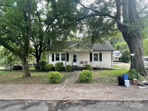 113 Church St, High Shoals, NC 28077