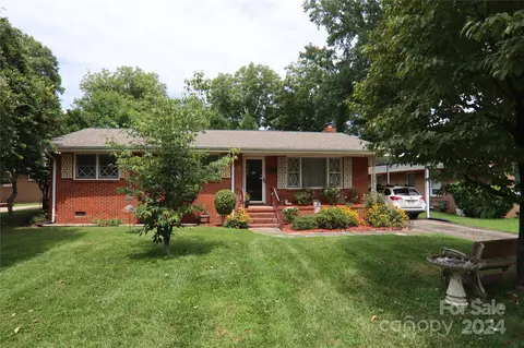 921 Vickery Dr, Charlotte, NC 28215