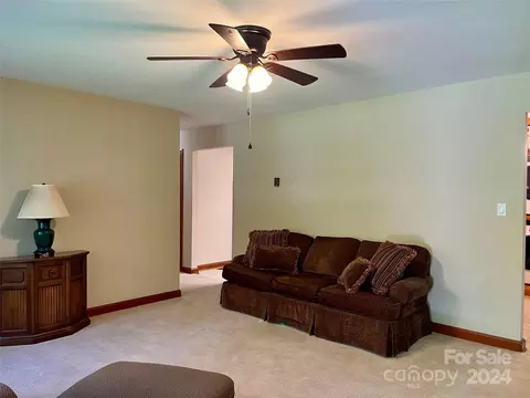 320 Walker Rd, Morganton, NC 28655 photo 3