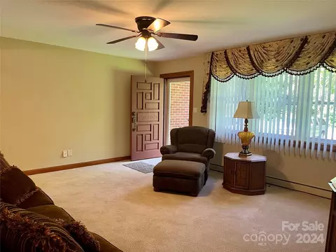 320 Walker Rd, Morganton, NC 28655 photo 2