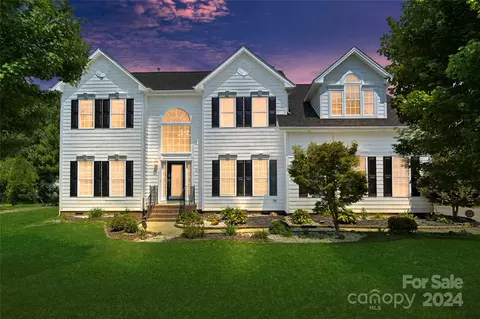 2225 Madeira Cir, Waxhaw, NC 28173