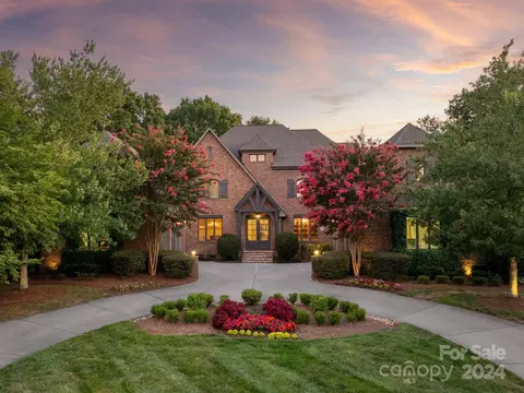 406 Montrose Dr, Waxhaw, NC 28173