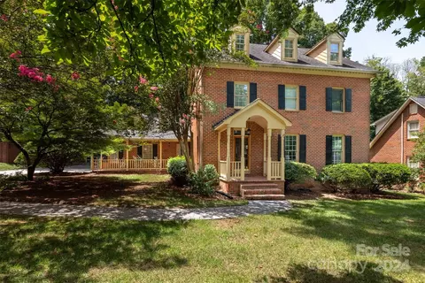 9808 Warwick Cir, Charlotte, NC 28210