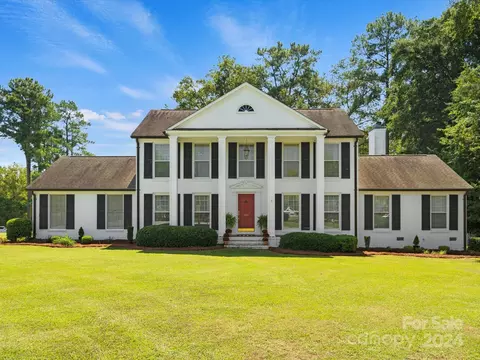 101 Calhoun Dr, Cheraw, SC 29520