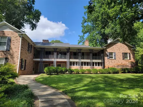 2573 Fairfax Dr, Gastonia, NC 28054
