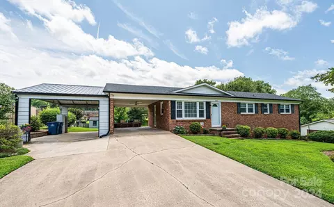2416 33rd Ne Ave NE, Hickory, NC 28601 photo 3