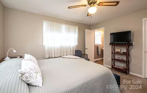 2416 33rd Ne Ave NE, Hickory, NC 28601 photo 28