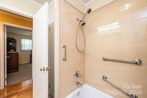 2416 33rd Ne Ave NE, Hickory, NC 28601 photo 36