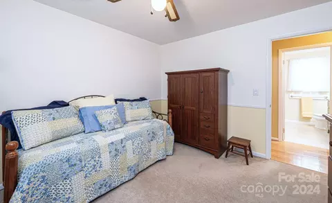 2416 33rd Ne Ave NE, Hickory, NC 28601 photo 33