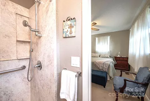 2416 33rd Ne Ave NE, Hickory, NC 28601 photo 31
