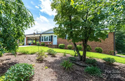 2416 33rd Ne Ave NE, Hickory, NC 28601 photo 5
