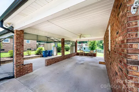 2416 33rd Ne Ave NE, Hickory, NC 28601 photo 8