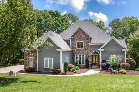 226 Wildwood Cove Dr, Mooresville, NC 28117