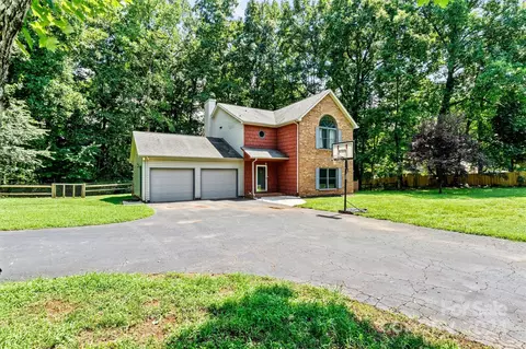 1836 Wellington Ave, Newton, NC 28658