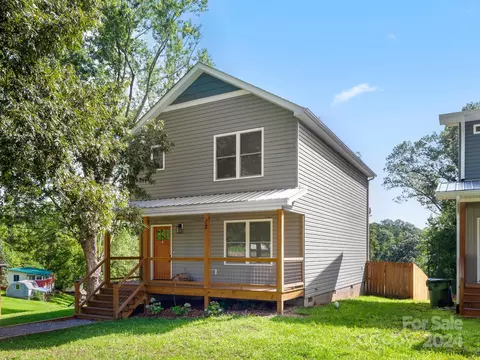 13 Spring Dr, Asheville, NC 28806