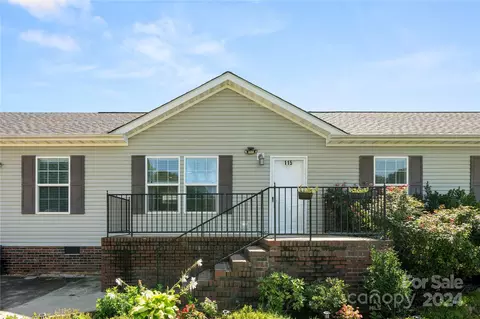 115 Crystal Bay Dr, Mooresville, NC 28115