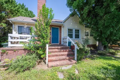 612 W Church St, Cherryville, NC 28021
