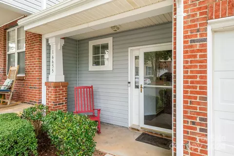 16655 Commons Creek Dr, Charlotte, NC 28277