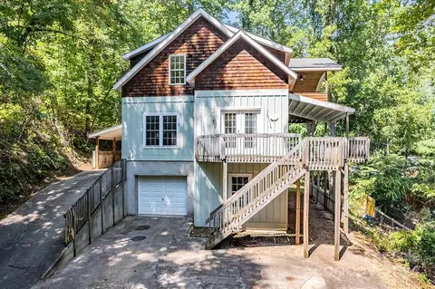 135 Strickland Ter, Swannanoa, NC 28778