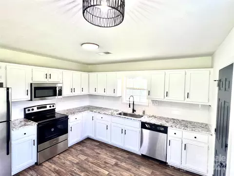 Kitchen - 1006 Gold Mine Rd, Chester, SC 29706 photo 1 of 3