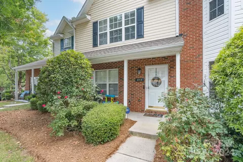 272 Arlington Downs Blvd, Matthews, NC 28104