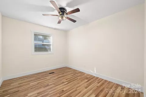 Bedroom - 71 Cedar St, Canton, NC 28716 photo 4 of 6
