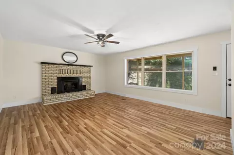 Living - 71 Cedar St, Canton, NC 28716 photo 2 of 4