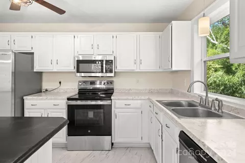 Kitchen - 71 Cedar St, Canton, NC 28716 photo 4 of 5